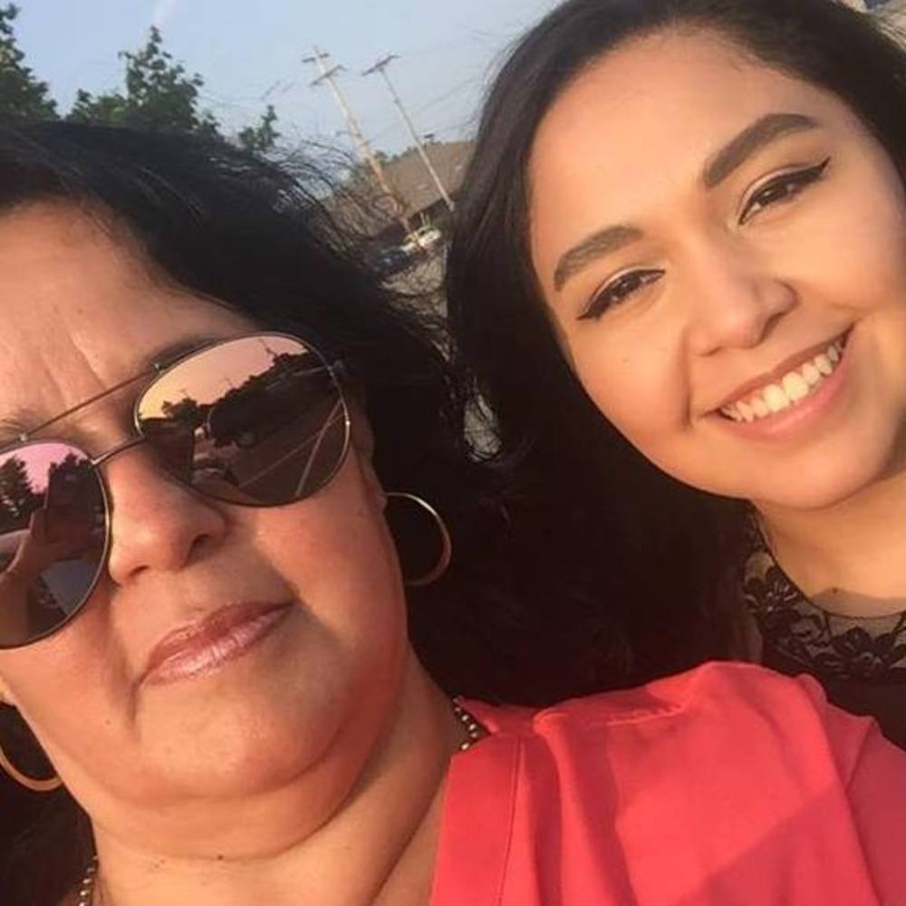 Meet your Posher, Cristela